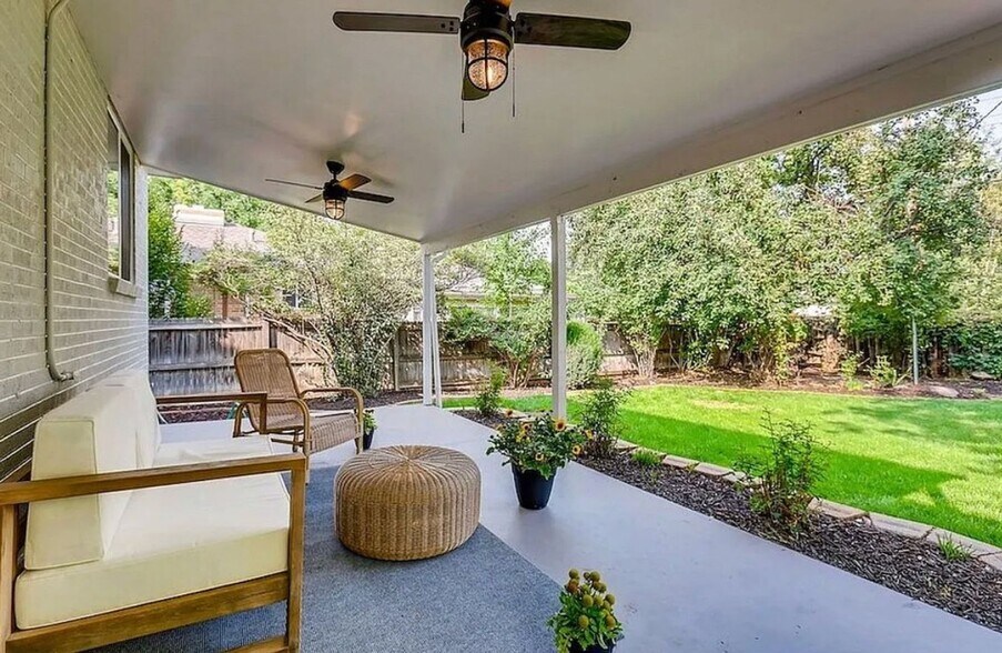 Building Photo - 740 Dahlia St