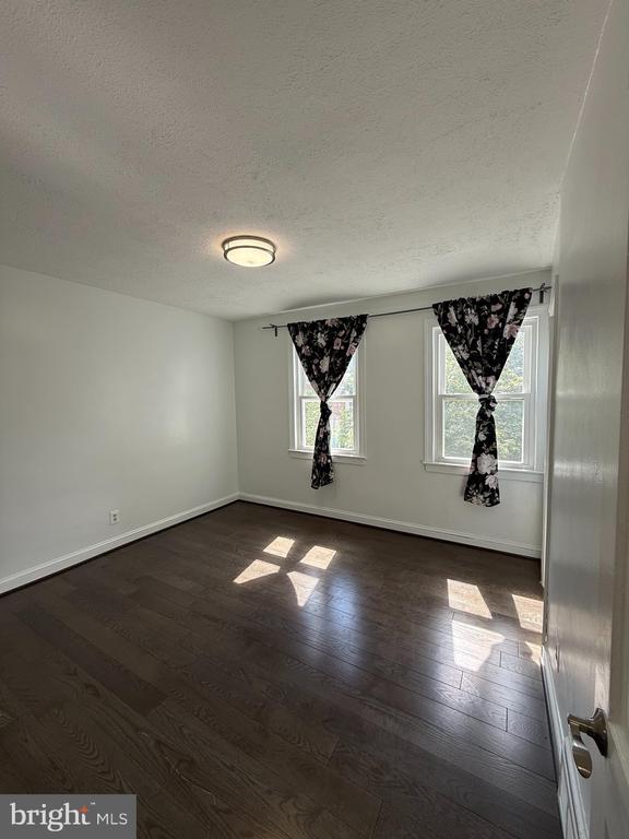 Building Photo - 1714 E St NE