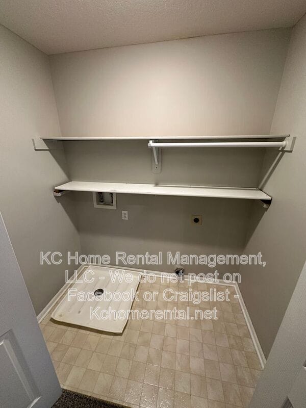 Building Photo - 224 S Huntsman Blvd