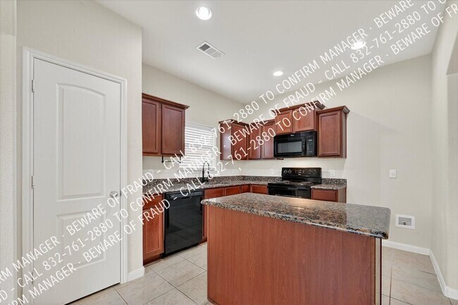 Building Photo - 2126 Redbud Dr