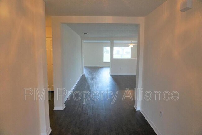 Building Photo - 1153 Elderberry Dr