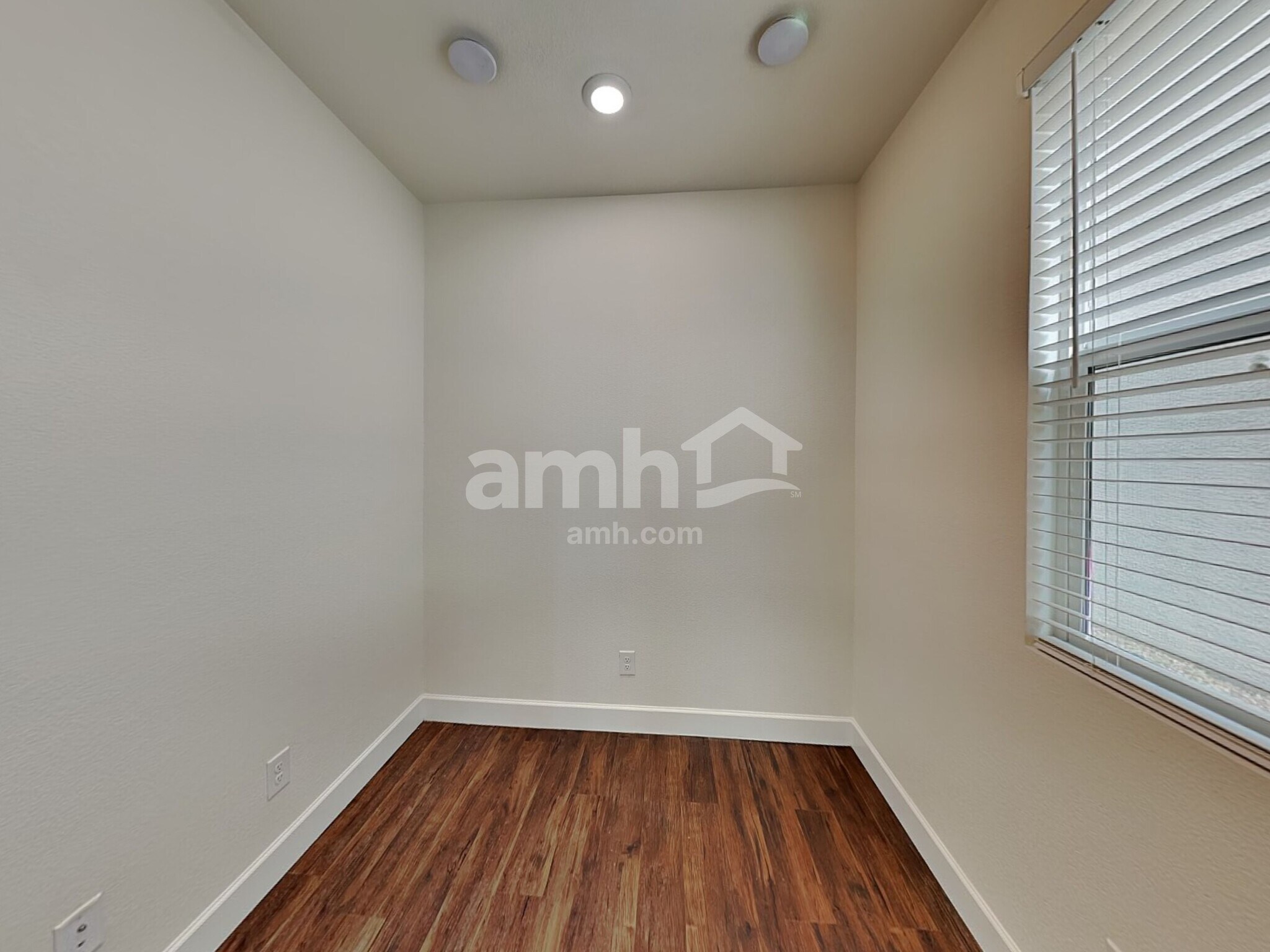 Building Photo - 8837 Brent Leaf Ave