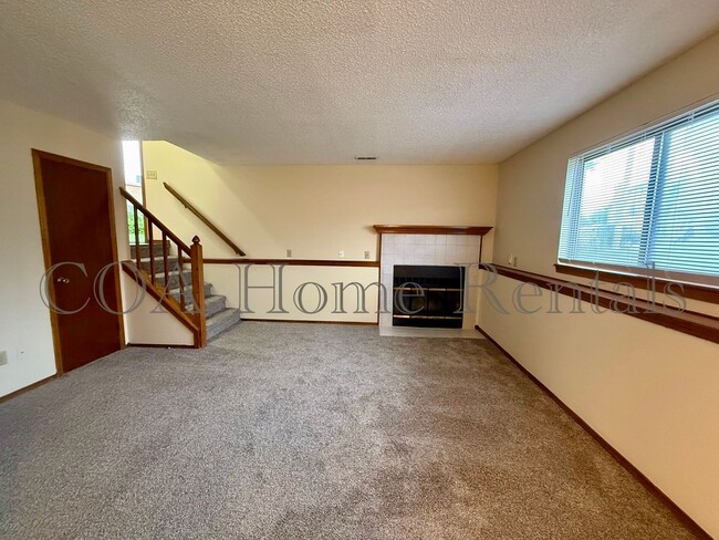 Building Photo - West Side Townhome