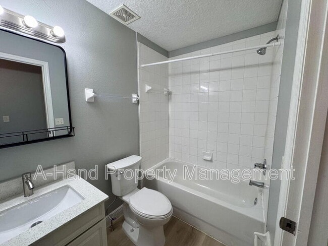 Building Photo - 2623 Fan Palm Dr