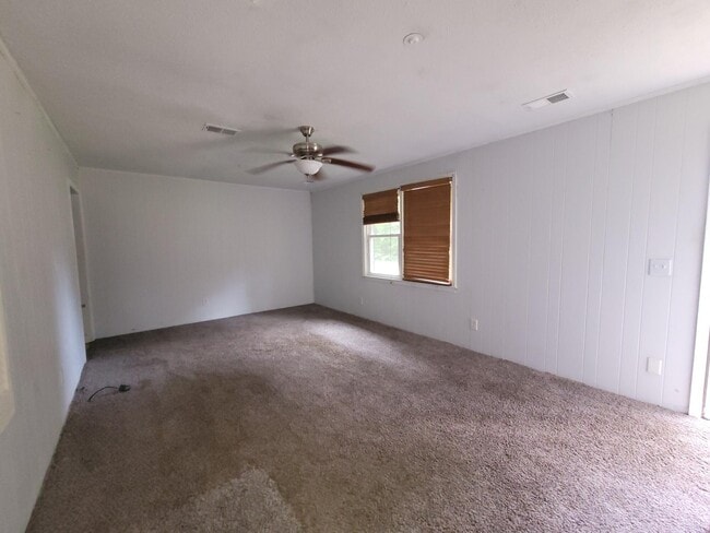 Building Photo - 25 Orangeburg Dr