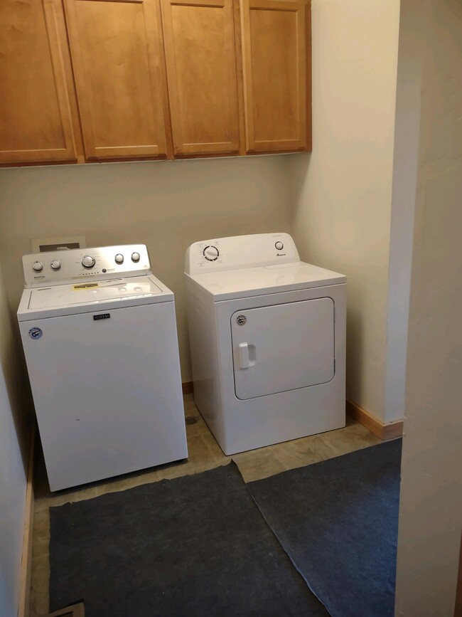 Building Photo - 155 Mulligan Ln