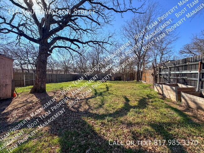 Building Photo - 316 S Watson St