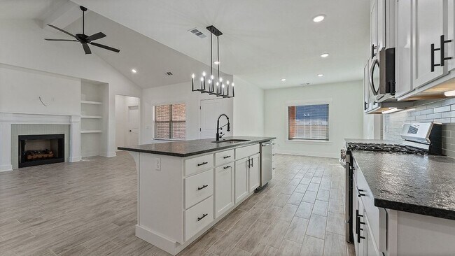 Building Photo - 147 N Banner Ave