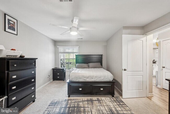 Building Photo - 5604 Willoughby Newton Dr