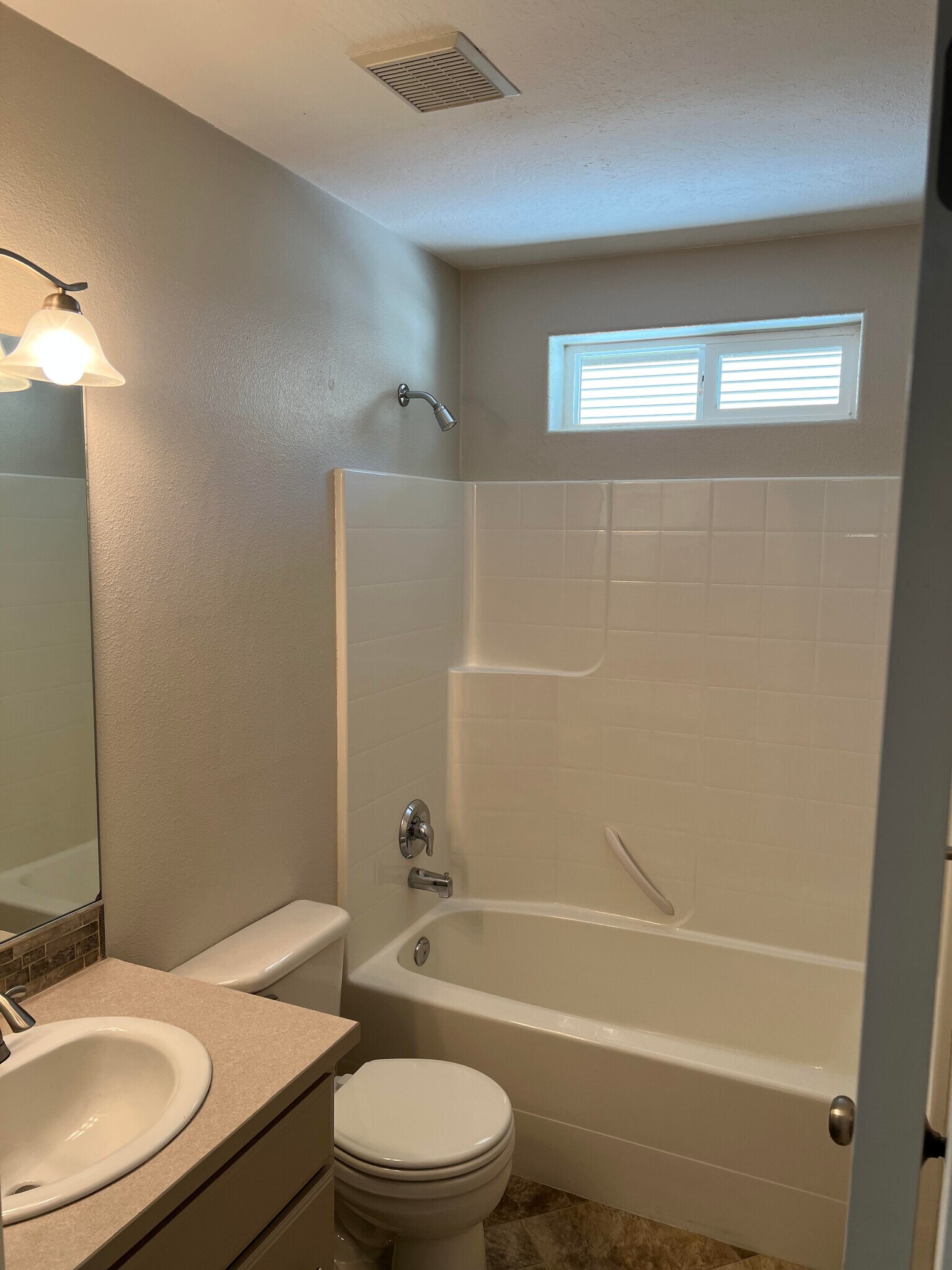 Building Photo - 1206 N 6th St