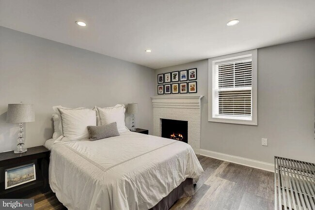 Building Photo - Newly Renovated Single Family home with Off Street Parking