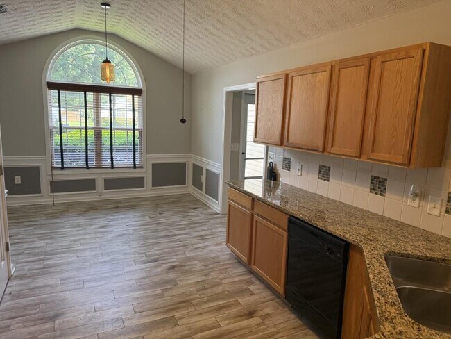 Building Photo - 34 Winding Creek Ct