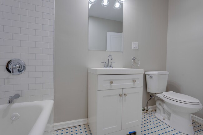 Building Photo - 14 Kenyon Ct