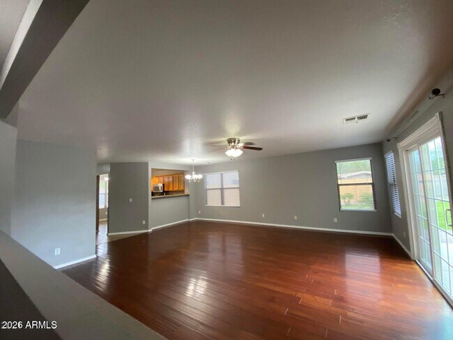Building Photo - 1117 E Arabian Dr