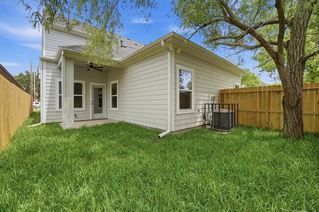 Building Photo - 4354 Clover St