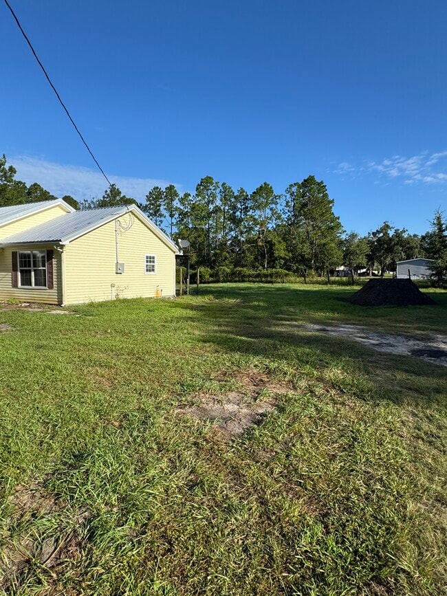Building Photo - 24899 Crawford Rd