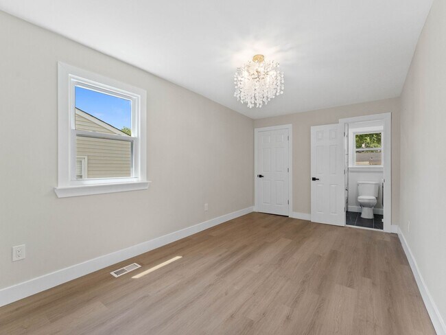 Building Photo - Newly Renovated 4-Bedroom, 2-Bath Home for Rent in Magnolia | Modern Updates & Spacious Yard