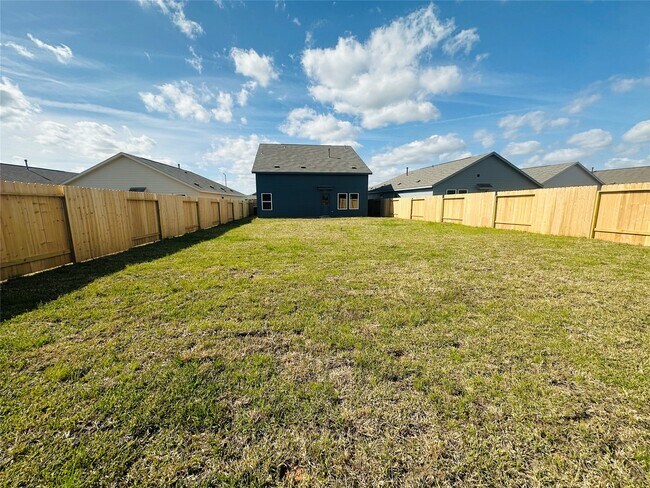 Building Photo - 16477 Blossom Grv Dr