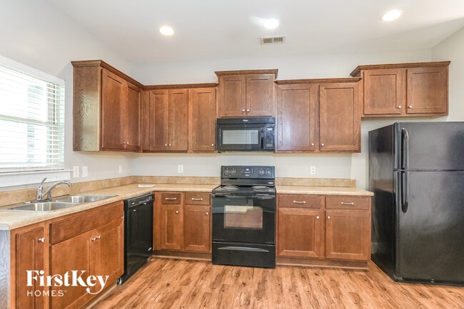 Building Photo - 5576 Park Side Rd