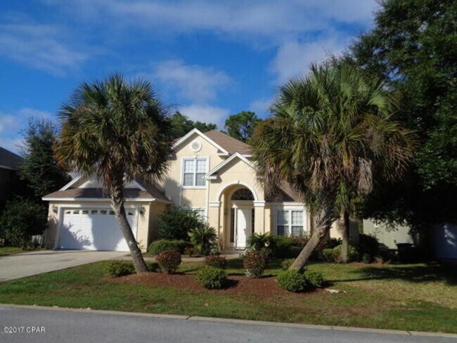 Primary Photo - Beautiful 4 Bedroom 2 and 1/2 bath home in...