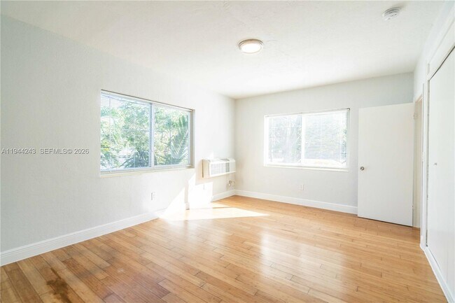 Building Photo - 7301 Carlyle Ave