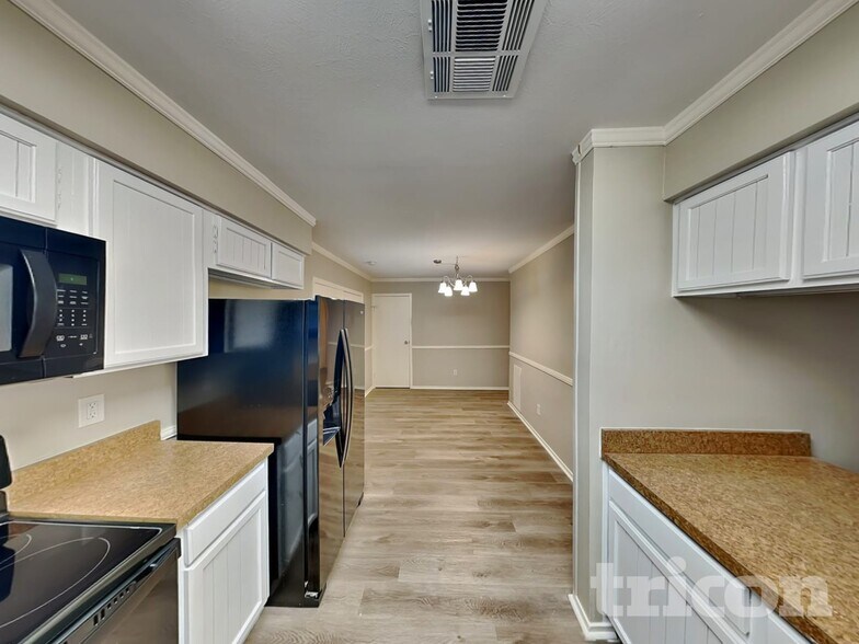 Building Photo - 2007 Smoke Rock Dr