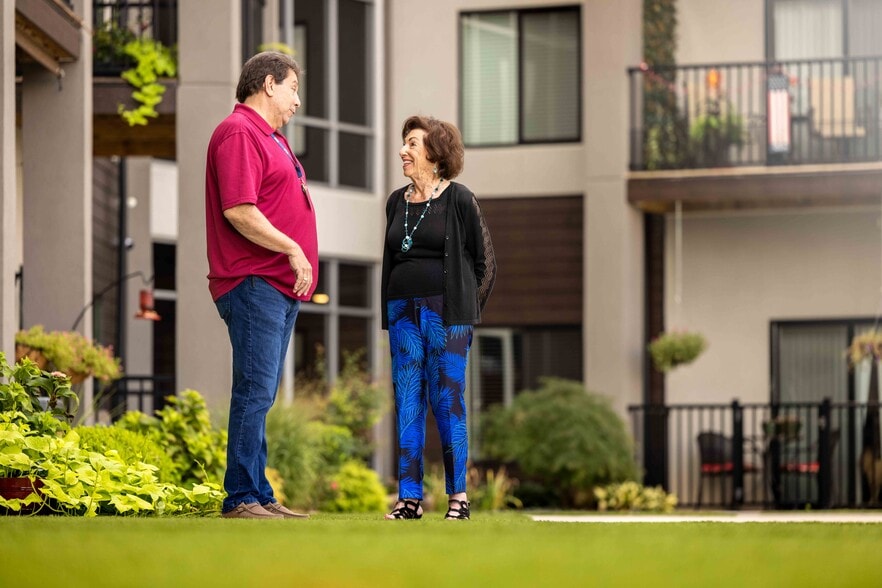 Building Photo - Veranda Vistas
