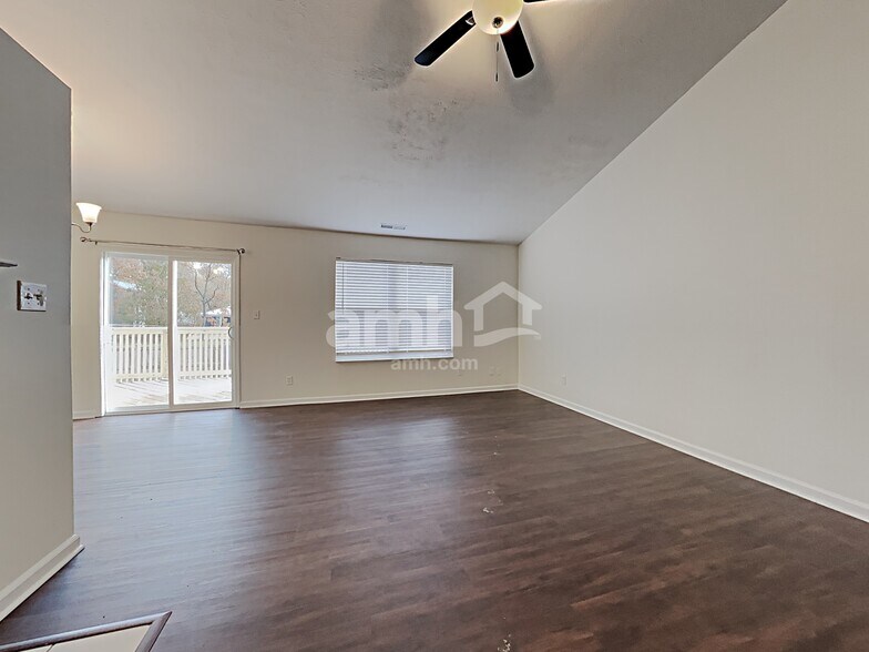 Building Photo - 770 Kingston Cir