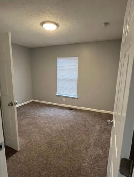 Building Photo - 1406 22nd Ave N