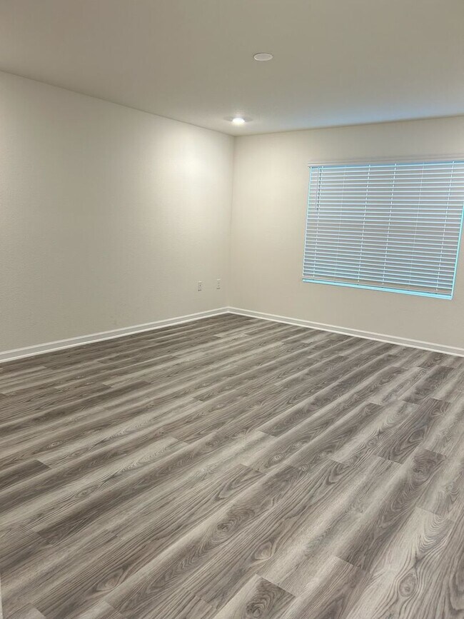 Building Photo - 4BR/2BA Gulf Shores home with community pool