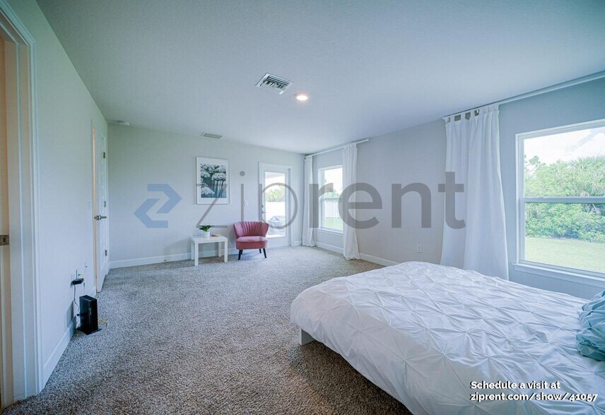 Building Photo - 15329 Aldama Cir