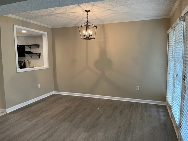 Dining - 6672 Pondside Cir