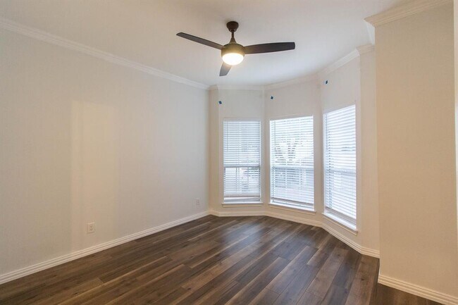 Building Photo - 14400 Montfort Dr