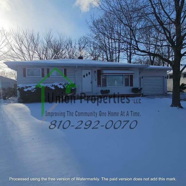 Building Photo - 3033 Pine Grove Ave