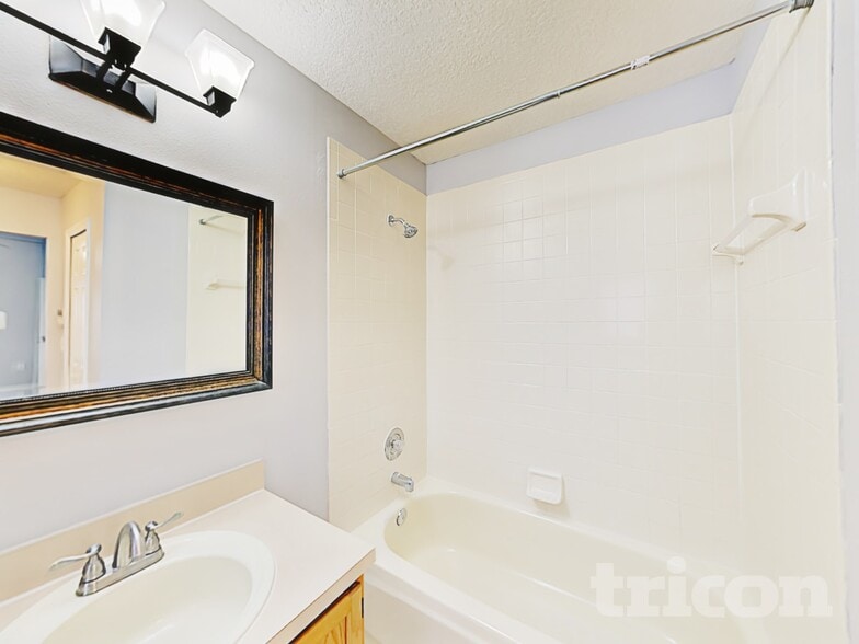Building Photo - 331 Riunite Cir