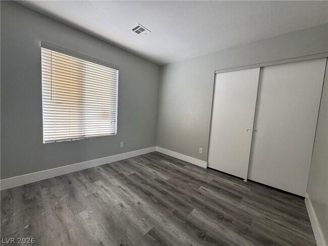 Building Photo - 10171 Arlington Abby St