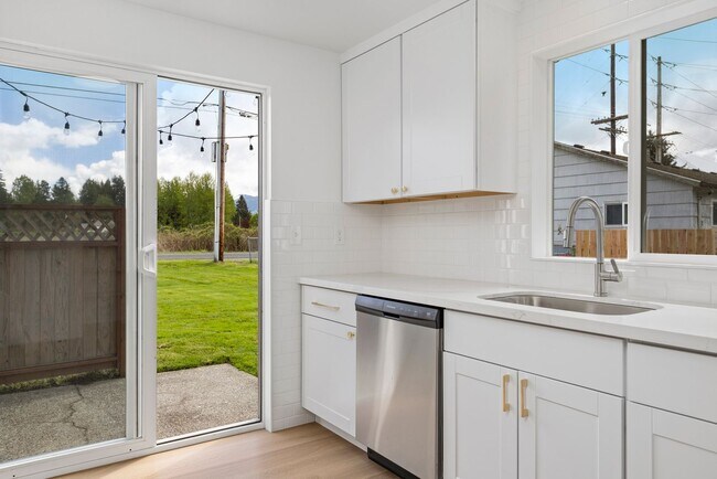 Building Photo - 24728 Marlene Way