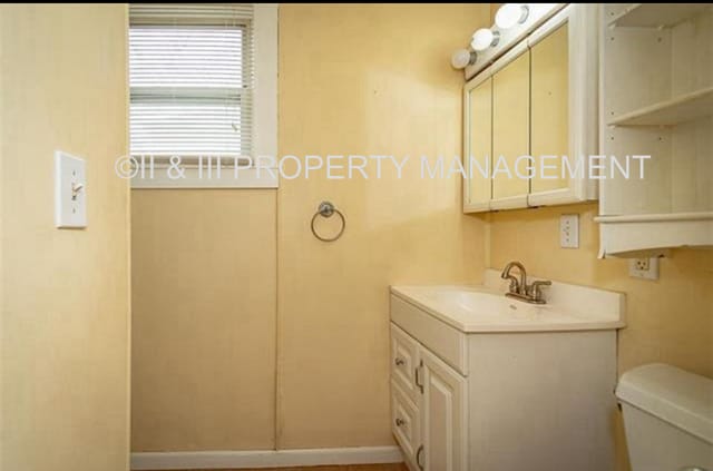 Building Photo - 507 S Ash St