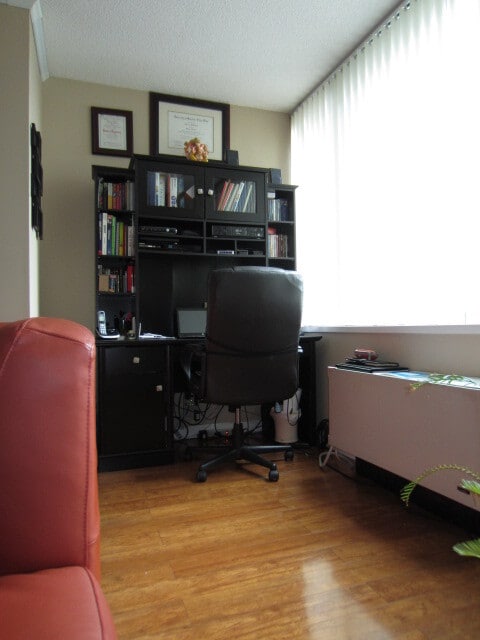 Office Nook - 45 River Dr S