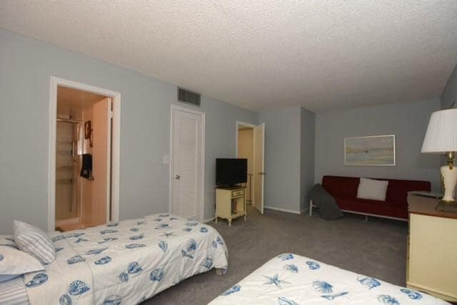 Building Photo - 1018 NE 25th Ave