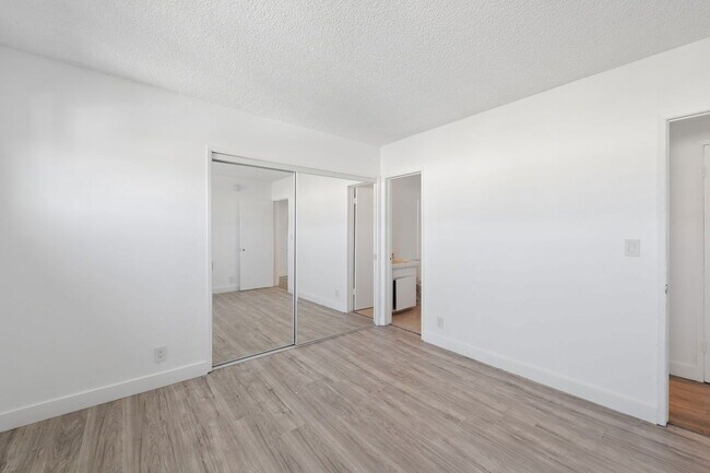 Building Photo - 6828 Fulton Ave