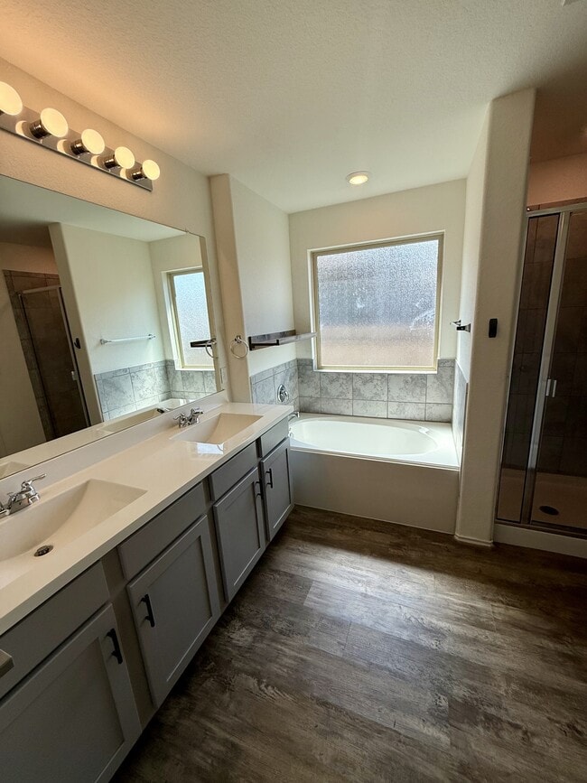 Building Photo - 3908 Ignacio Dr