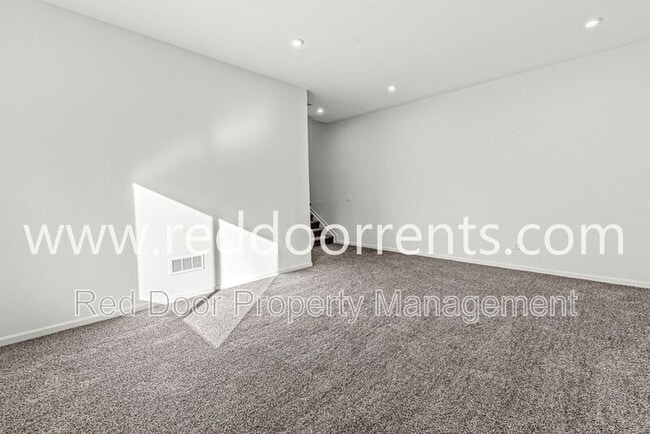 Building Photo - 6903 Oakdale Ln