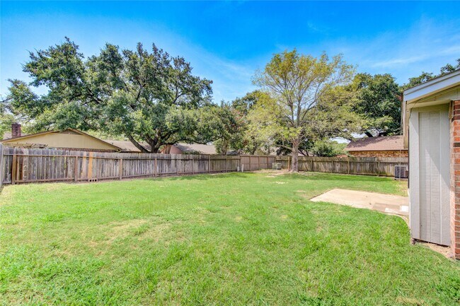 Building Photo - 21319 Park Green Dr