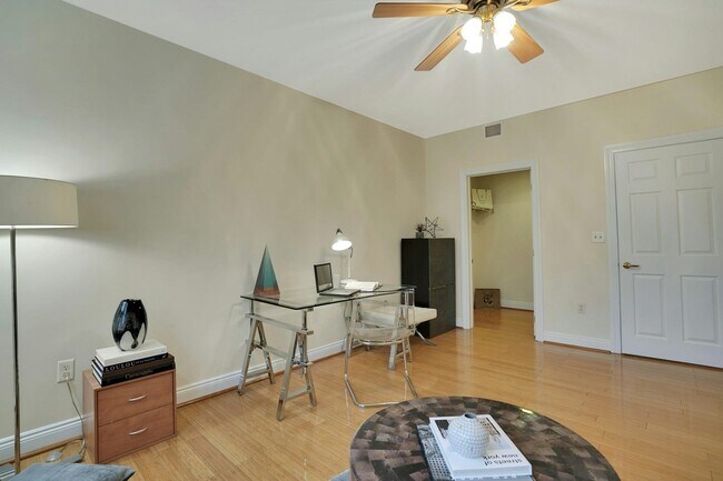 Building Photo - 207 Shearwater Ct W