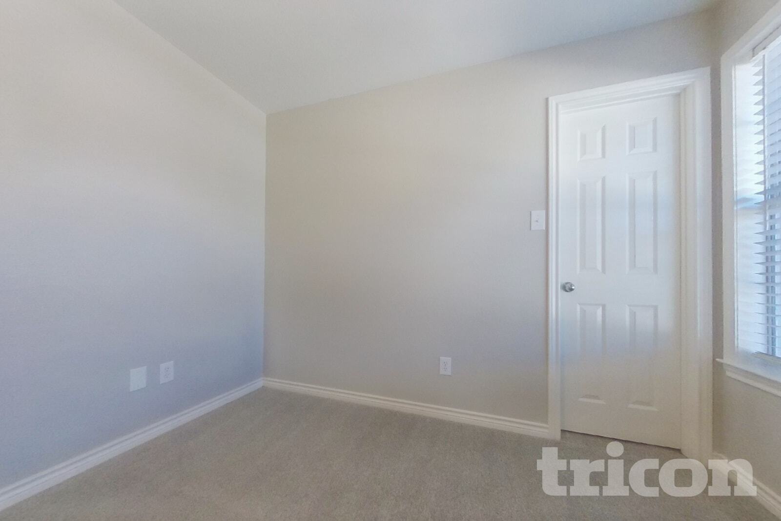 Building Photo - 5816 Greenmeadow Dr