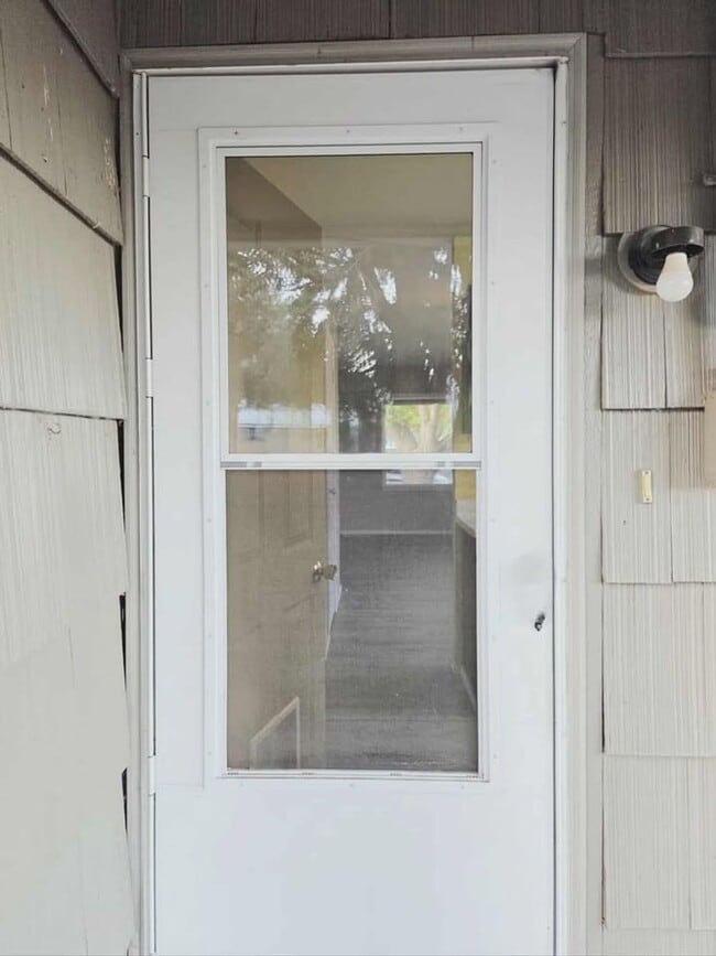 Building Photo - 1261/1263 Montana St.