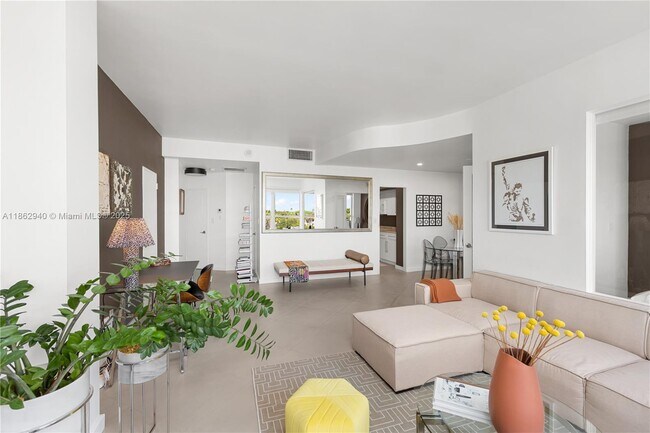 Building Photo - 4925 Collins Ave