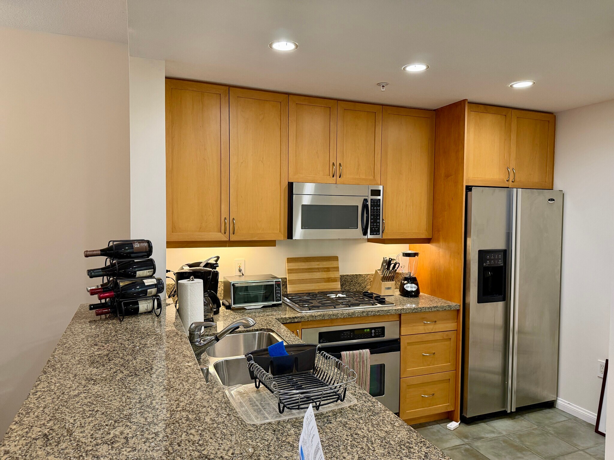 Building Photo - 850 Beech St