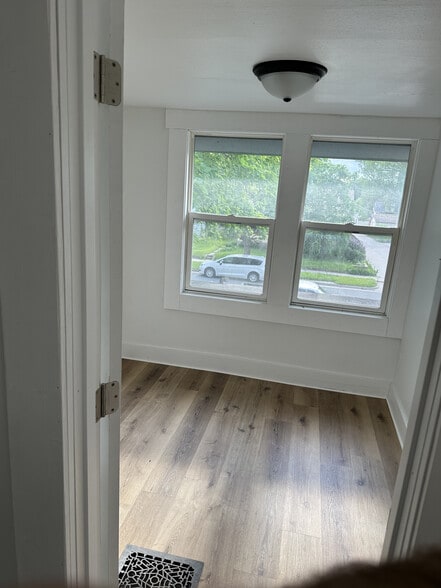 Building Photo - 1219 14th St S